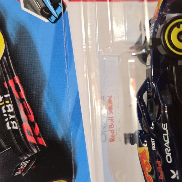 Hot Wheels Oracle Red Bull Racing - Picture 2 of 3